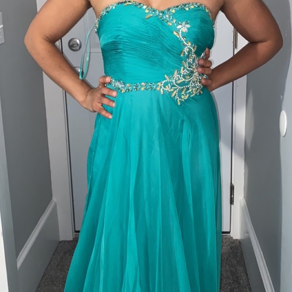 Sage Chiffon Strapless Gown & shawl dress - Picture 2 of 5